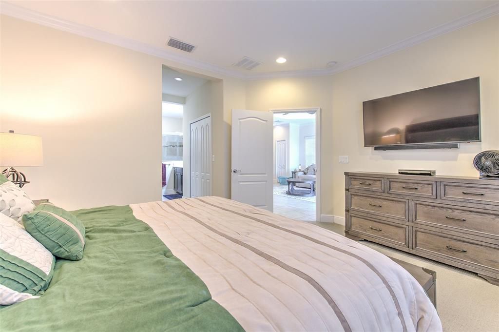 На продажу: $340,000 (2 спален, 2 ванн, 1435 Квадратных фут)