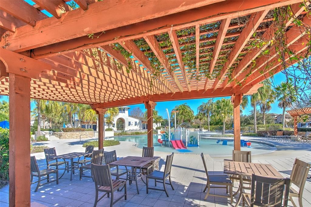 На продажу: $340,000 (2 спален, 2 ванн, 1435 Квадратных фут)