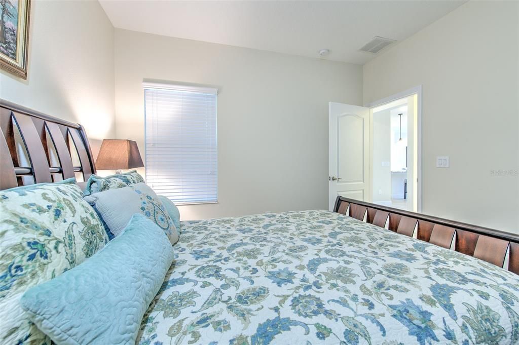 На продажу: $340,000 (2 спален, 2 ванн, 1435 Квадратных фут)