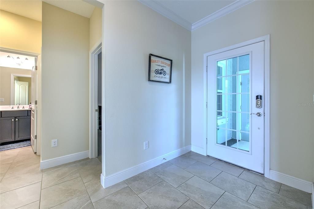 На продажу: $340,000 (2 спален, 2 ванн, 1435 Квадратных фут)