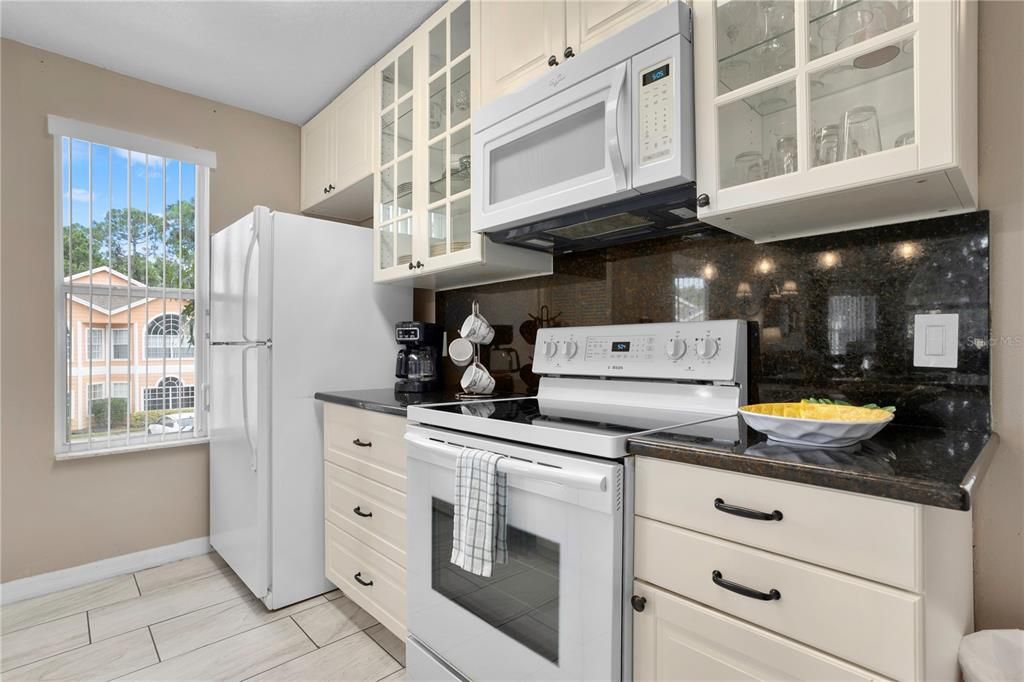 出租: $2,300 (3 贝兹, 2 浴室, 1381 平方英尺)