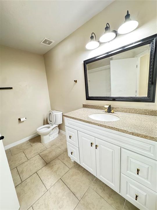 For Rent: $2,050 (3 beds, 2 baths, 1460 Square Feet)