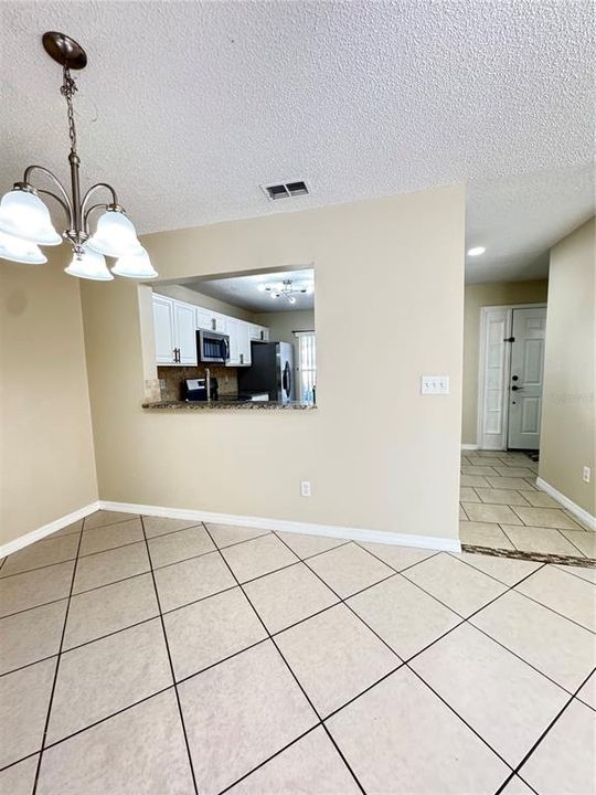 For Rent: $2,050 (3 beds, 2 baths, 1460 Square Feet)