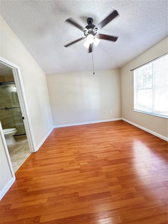 For Rent: $2,050 (3 beds, 2 baths, 1460 Square Feet)