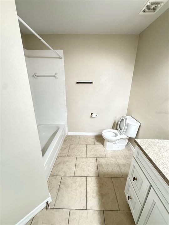 For Rent: $2,050 (3 beds, 2 baths, 1460 Square Feet)