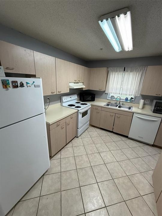 For Sale: $484,999 (3 beds, 2 baths, 1620 Square Feet)