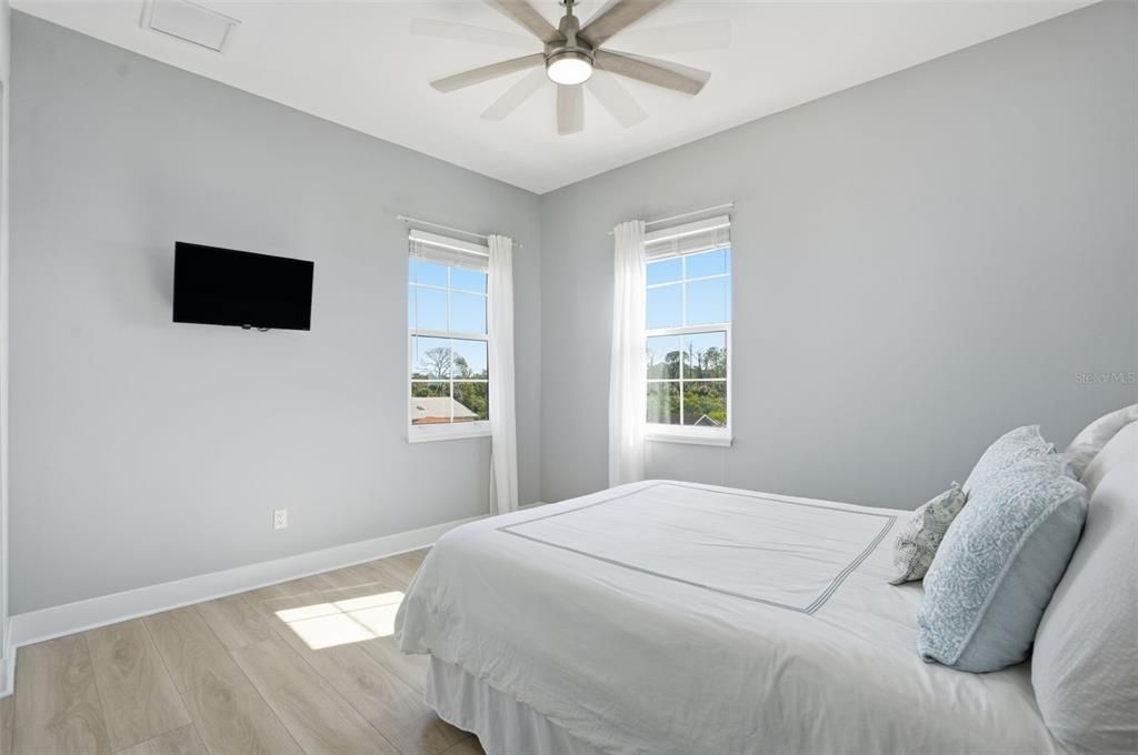 На продажу: $1,499,950 (3 спален, 2 ванн, 2580 Квадратных фут)