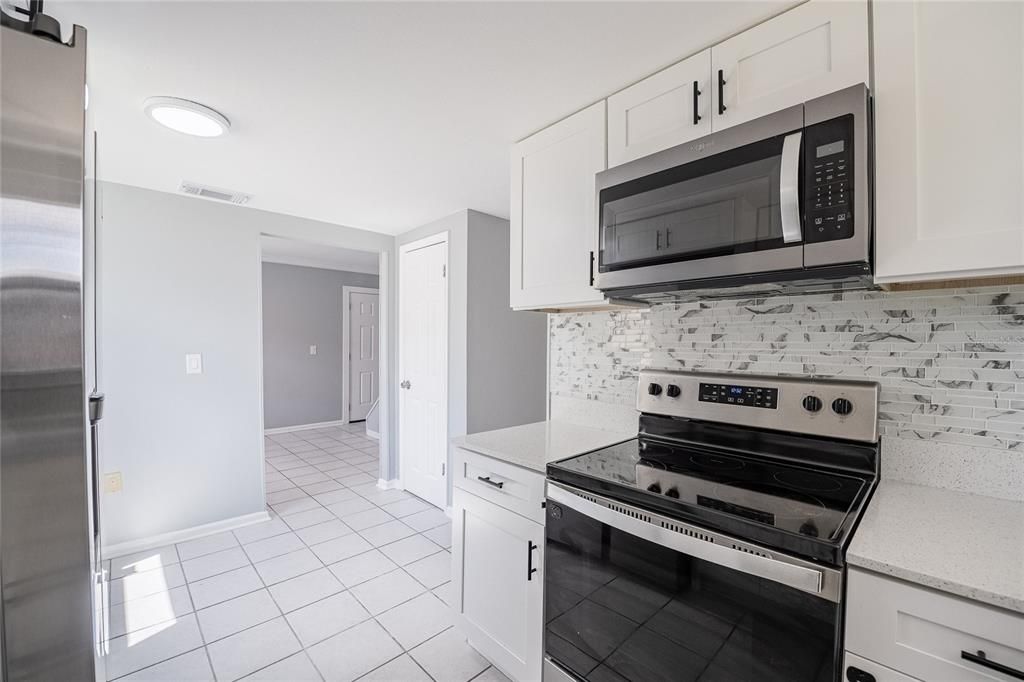 出租: $2,500 (4 贝兹, 2 浴室, 1710 平方英尺)