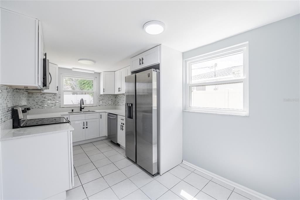 出租: $2,500 (4 贝兹, 2 浴室, 1710 平方英尺)