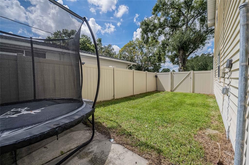 出租: $2,500 (4 贝兹, 2 浴室, 1710 平方英尺)