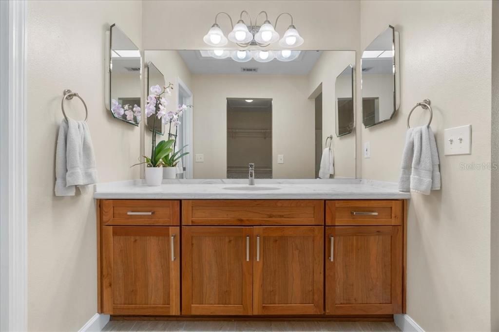 En Venta: $252,800 (3 camas, 2 baños, 1817 Pies cuadrados)