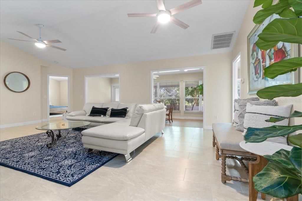 En Venta: $252,800 (3 camas, 2 baños, 1817 Pies cuadrados)