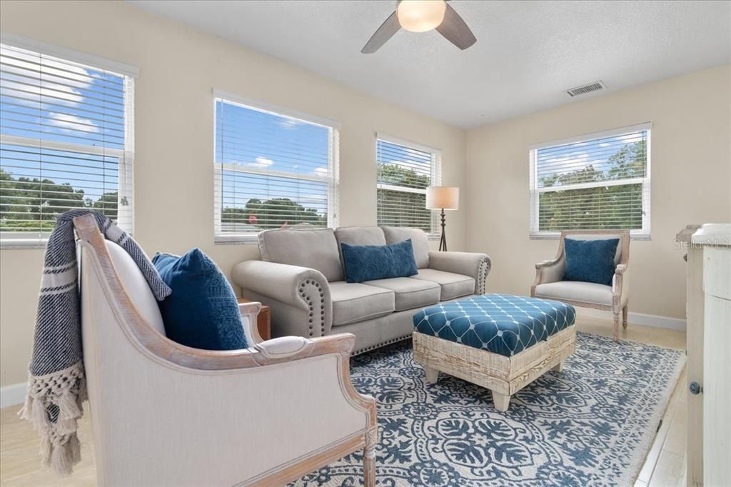 En Venta: $252,800 (3 camas, 2 baños, 1817 Pies cuadrados)