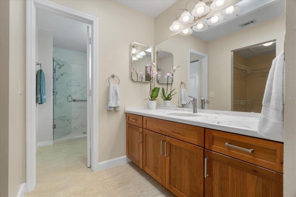 En Venta: $252,800 (3 camas, 2 baños, 1817 Pies cuadrados)