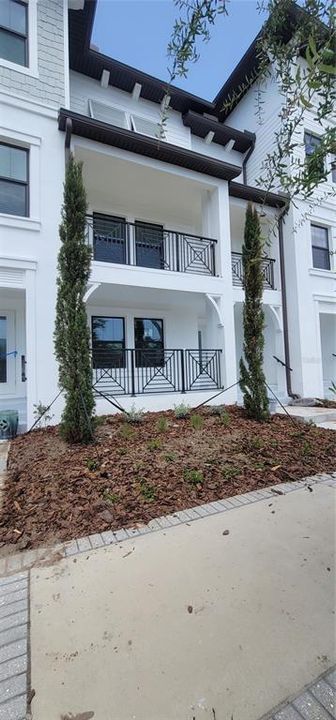 For Rent: $4,600 (3 beds, 3 baths, 2192 Square Feet)