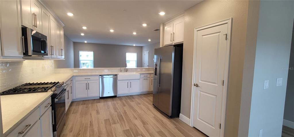 For Rent: $4,600 (3 beds, 3 baths, 2192 Square Feet)