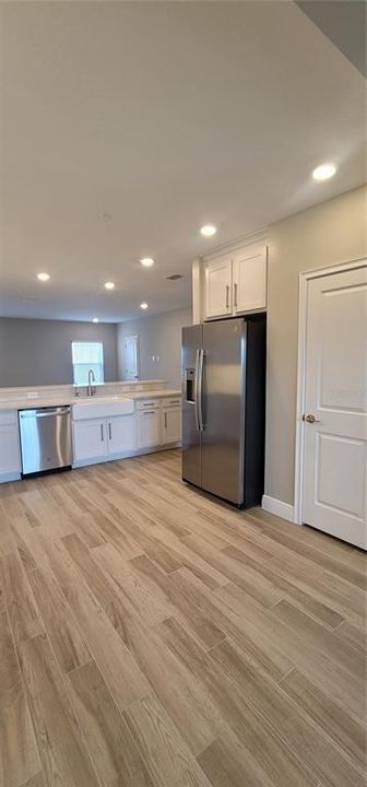 For Rent: $4,600 (3 beds, 3 baths, 2192 Square Feet)