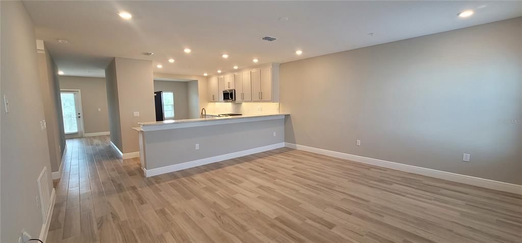 For Rent: $4,600 (3 beds, 3 baths, 2192 Square Feet)