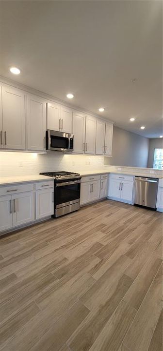 For Rent: $4,600 (3 beds, 3 baths, 2192 Square Feet)