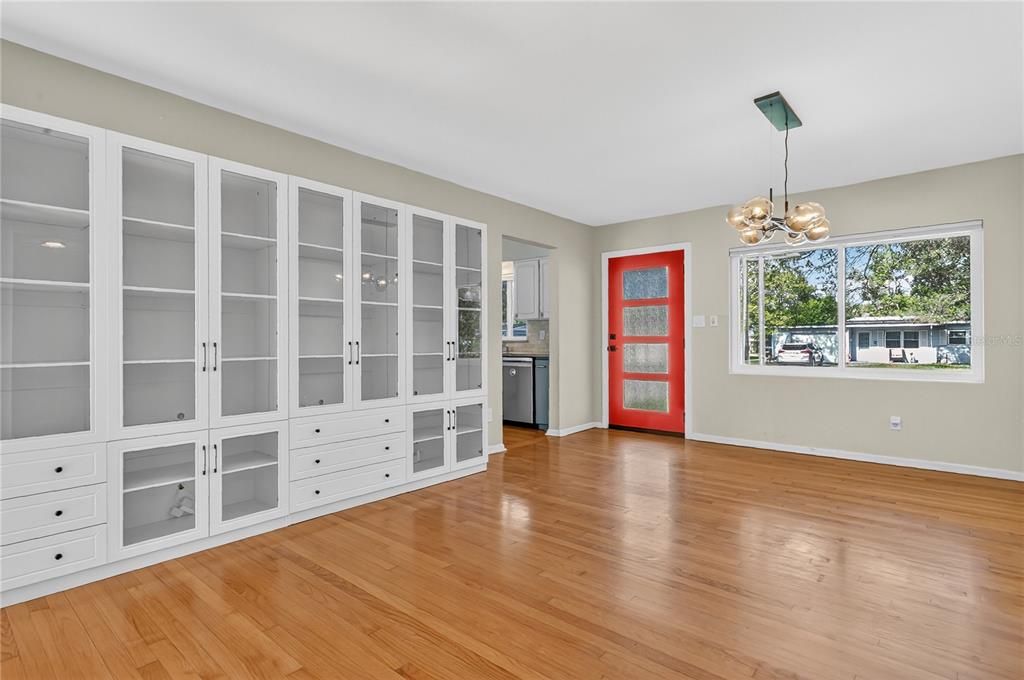 For Sale: $429,000 (3 beds, 2 baths, 1519 Square Feet)