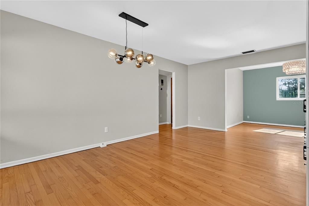 For Sale: $429,000 (3 beds, 2 baths, 1519 Square Feet)