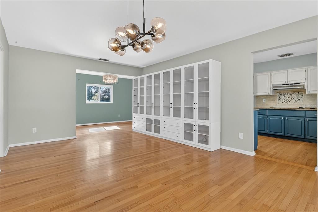 For Sale: $429,000 (3 beds, 2 baths, 1519 Square Feet)