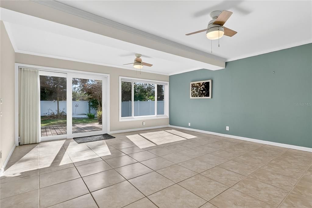 For Sale: $429,000 (3 beds, 2 baths, 1519 Square Feet)