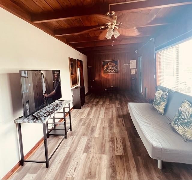 En Venta: $285,000 (2 camas, 1 baños, 912 Pies cuadrados)