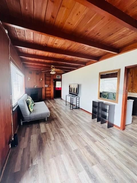 En Venta: $285,000 (2 camas, 1 baños, 912 Pies cuadrados)