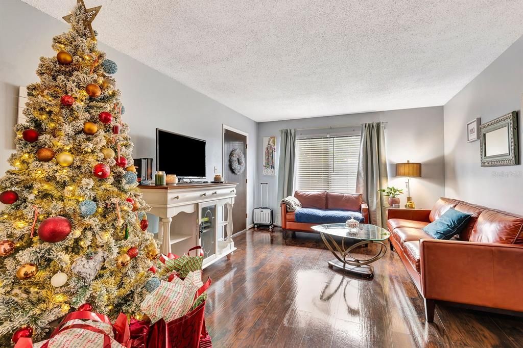 En Venta: $105,000 (2 camas, 2 baños, 909 Pies cuadrados)