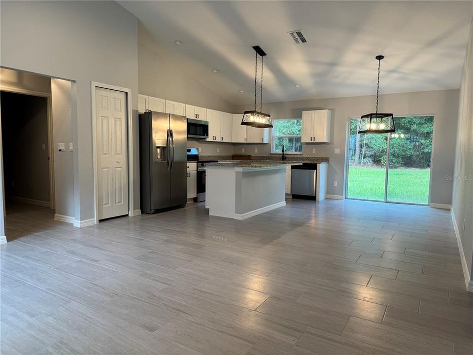 For Sale: $239,900 (3 beds, 2 baths, 1380 Square Feet)