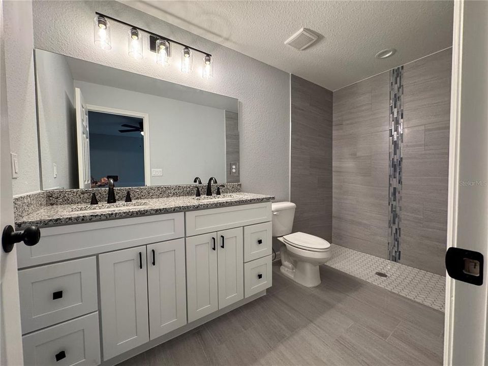 For Sale: $239,900 (3 beds, 2 baths, 1380 Square Feet)