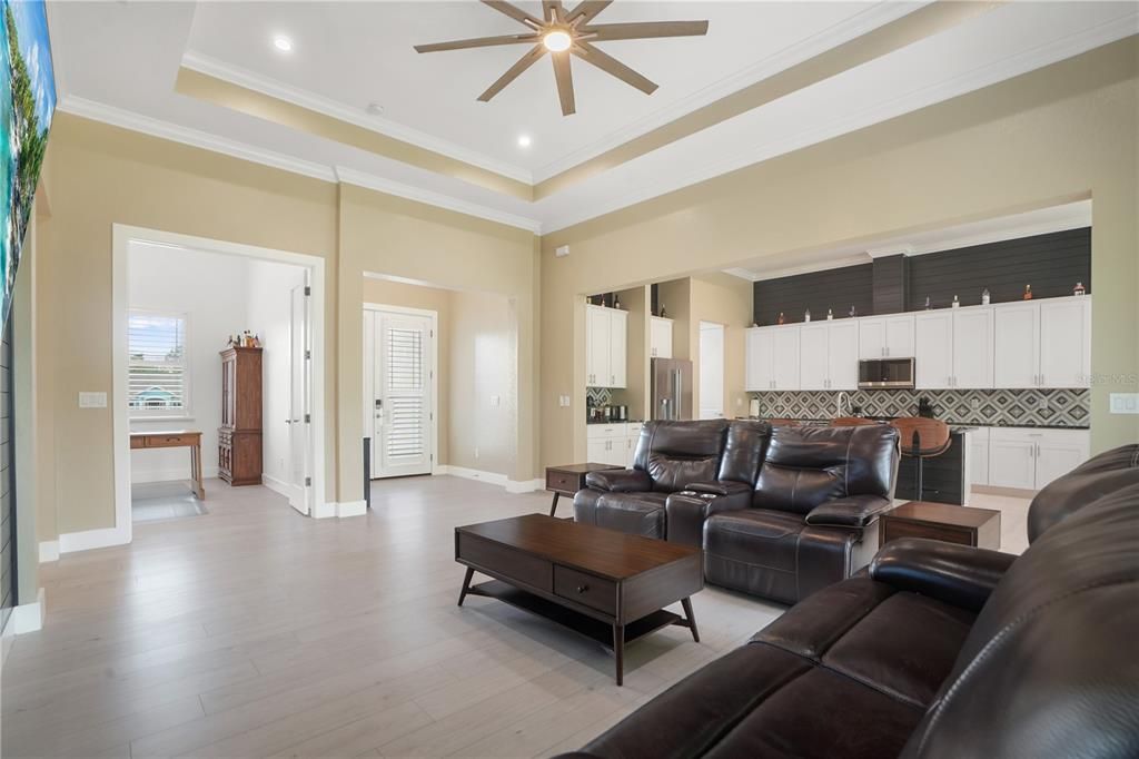 На продажу: $695,000 (3 спален, 3 ванн, 2482 Квадратных фут)