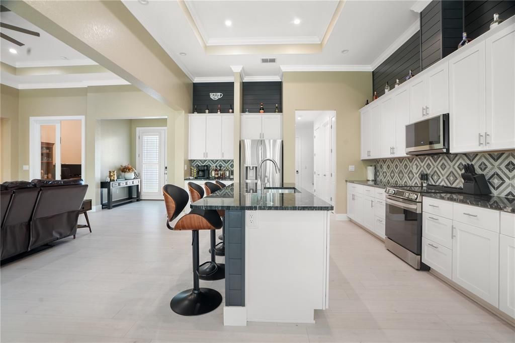 На продажу: $695,000 (3 спален, 3 ванн, 2482 Квадратных фут)