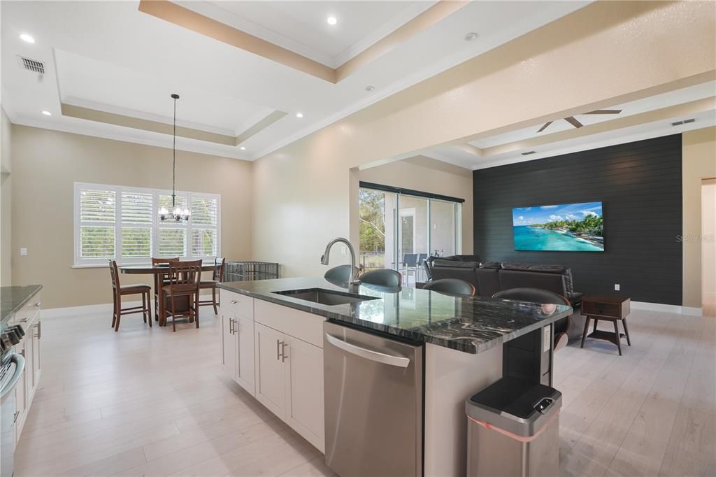 На продажу: $695,000 (3 спален, 3 ванн, 2482 Квадратных фут)