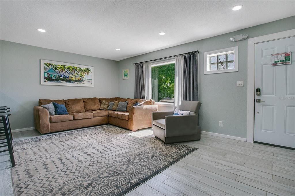 待售: $555,000 (3 贝兹, 2 浴室, 1104 平方英尺)