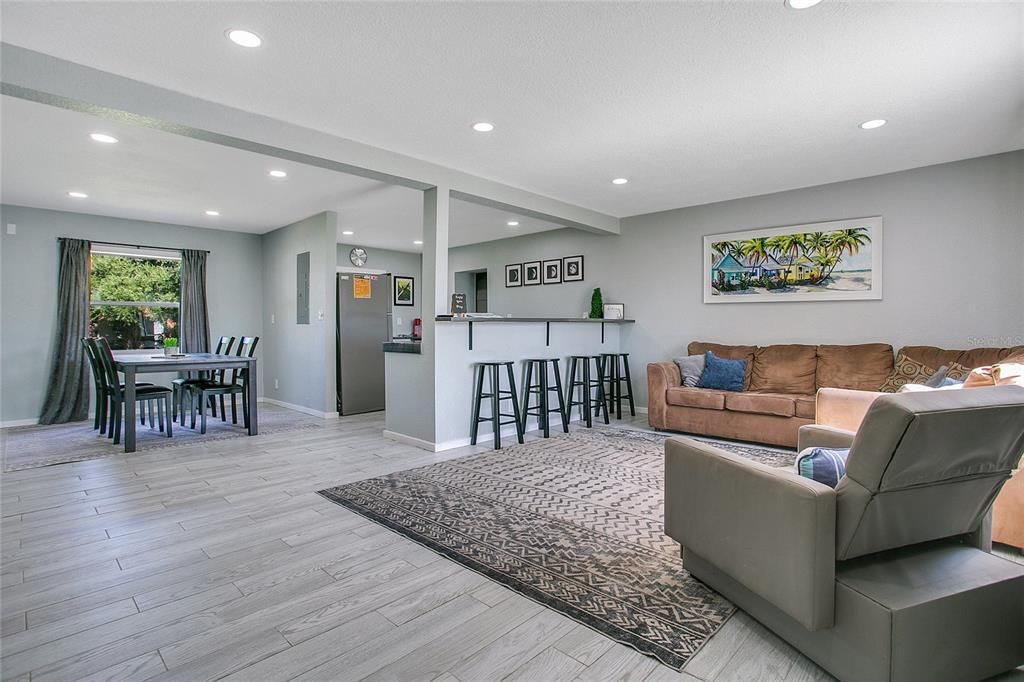 待售: $555,000 (3 贝兹, 2 浴室, 1104 平方英尺)