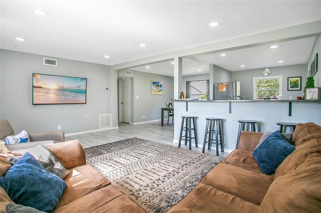 待售: $555,000 (3 贝兹, 2 浴室, 1104 平方英尺)