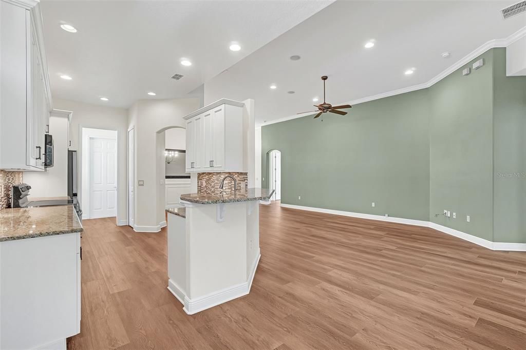 For Sale: $410,000 (3 beds, 2 baths, 1840 Square Feet)