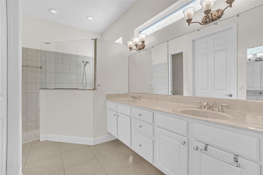 For Sale: $410,000 (3 beds, 2 baths, 1840 Square Feet)