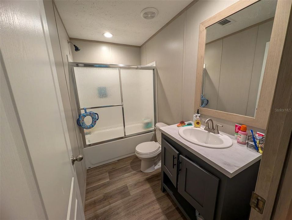 For Sale: $254,900 (3 beds, 2 baths, 1296 Square Feet)