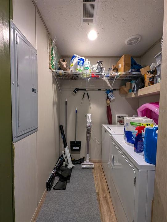 For Sale: $254,900 (3 beds, 2 baths, 1296 Square Feet)