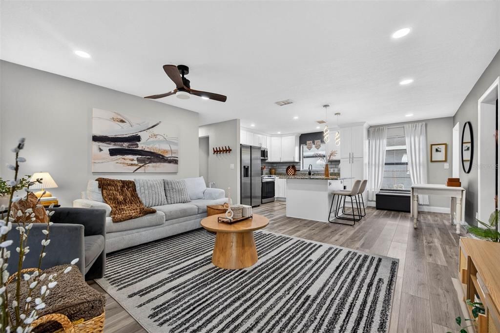 For Sale: $429,900 (3 beds, 1 baths, 1274 Square Feet)