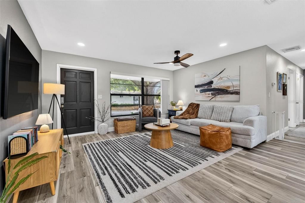 For Sale: $429,900 (3 beds, 1 baths, 1274 Square Feet)