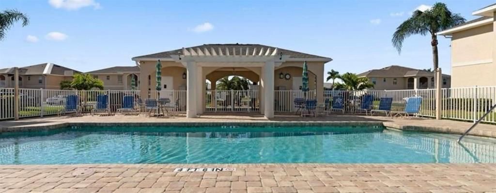 待售: $274,990 (2 贝兹, 2 浴室, 1313 平方英尺)