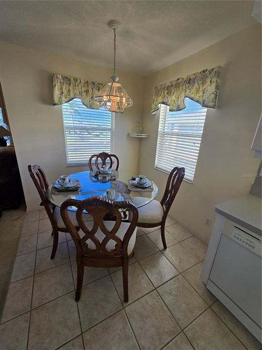 待售: $274,990 (2 贝兹, 2 浴室, 1313 平方英尺)