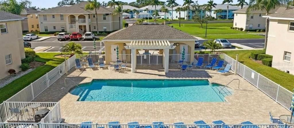 待售: $274,990 (2 贝兹, 2 浴室, 1313 平方英尺)