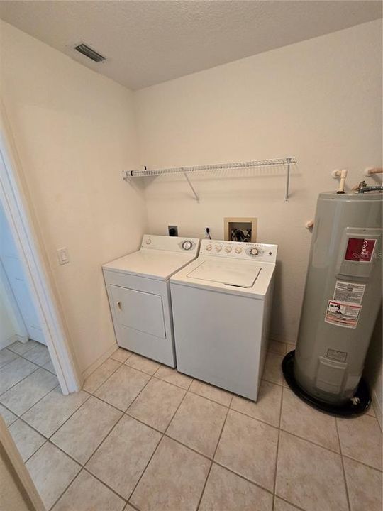 待售: $274,990 (2 贝兹, 2 浴室, 1313 平方英尺)