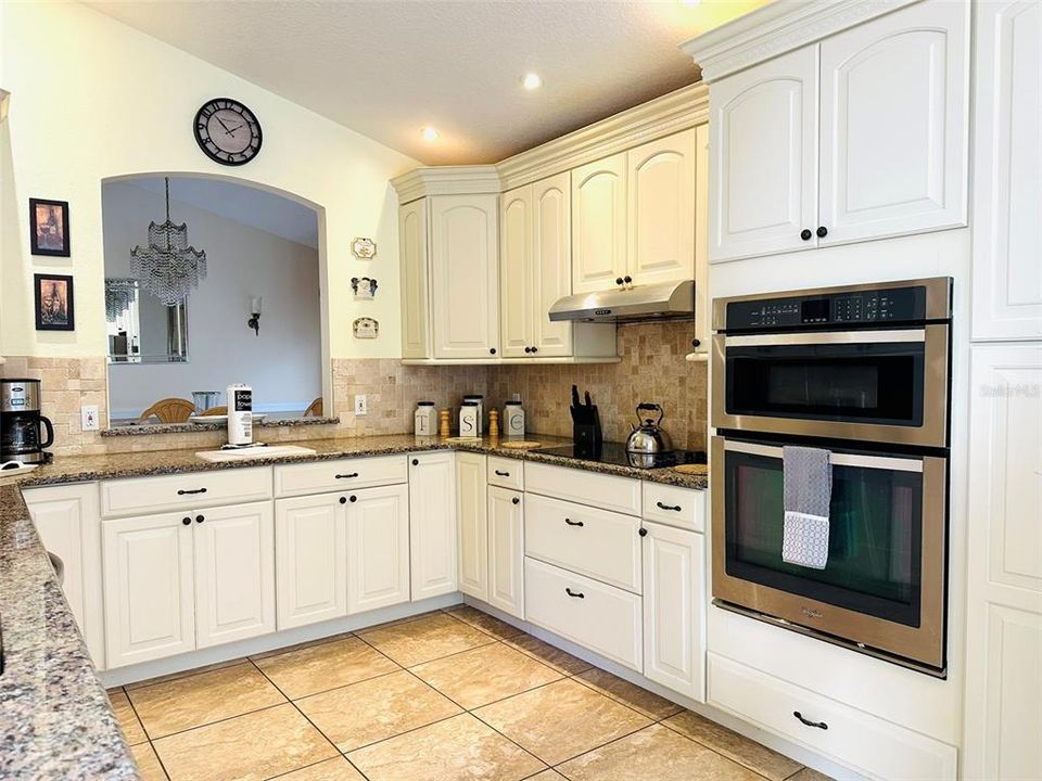 На продажу: $525,000 (5 спален, 3 ванн, 2317 Квадратных фут)