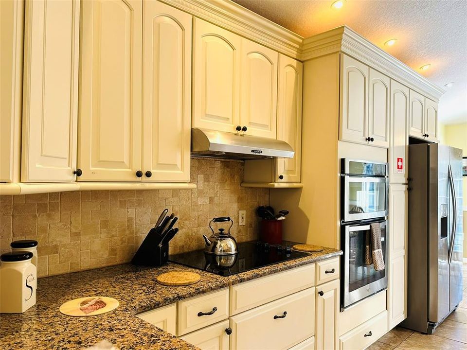 На продажу: $525,000 (5 спален, 3 ванн, 2317 Квадратных фут)